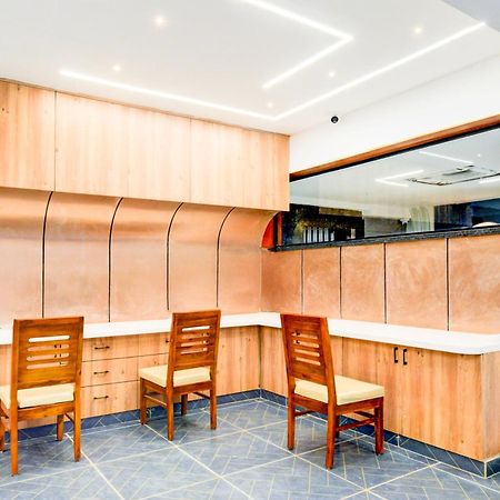 Townhouse Aarav Business Hotel Hajdarabad Zewnętrze zdjęcie