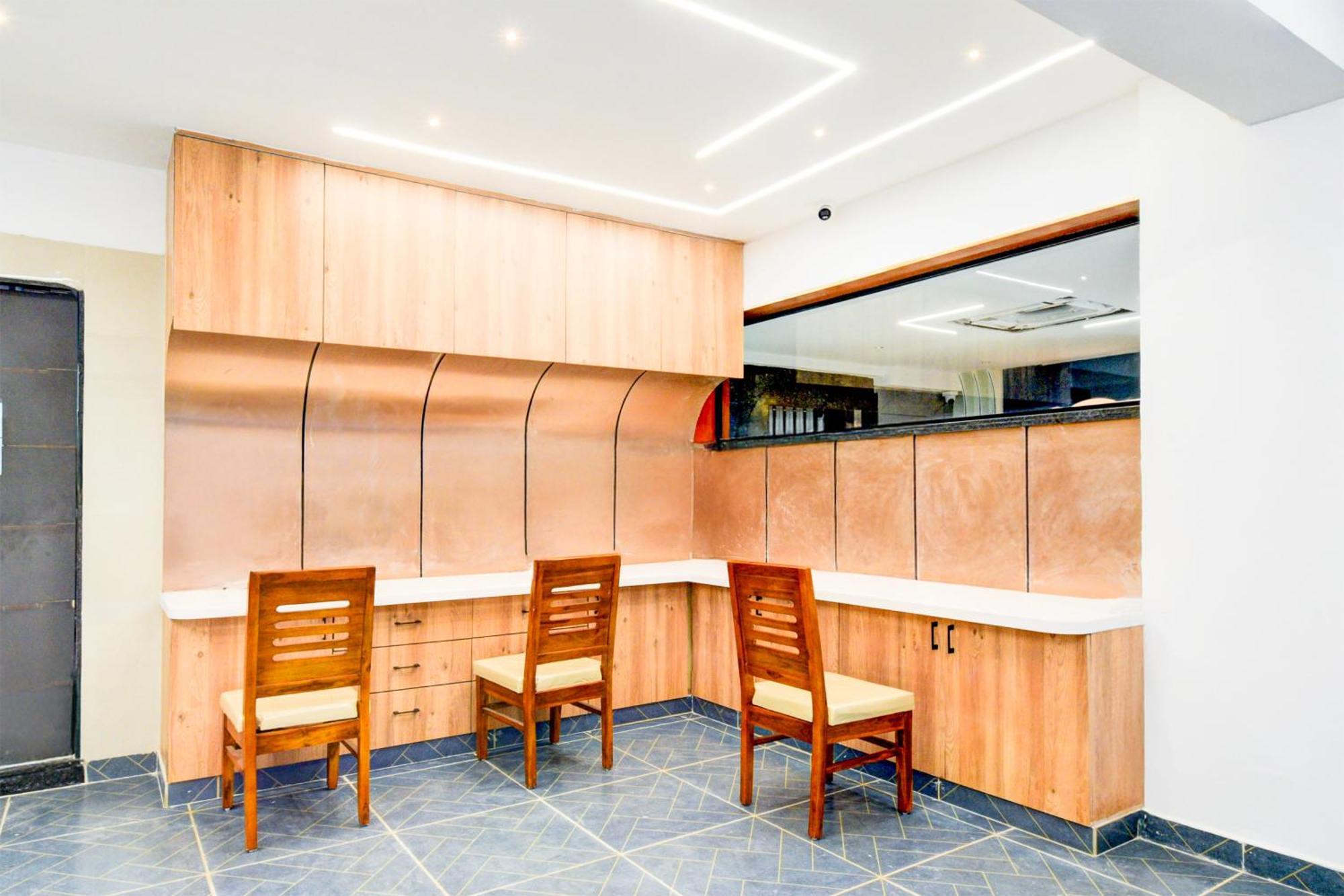 Townhouse Aarav Business Hotel Hajdarabad Zewnętrze zdjęcie