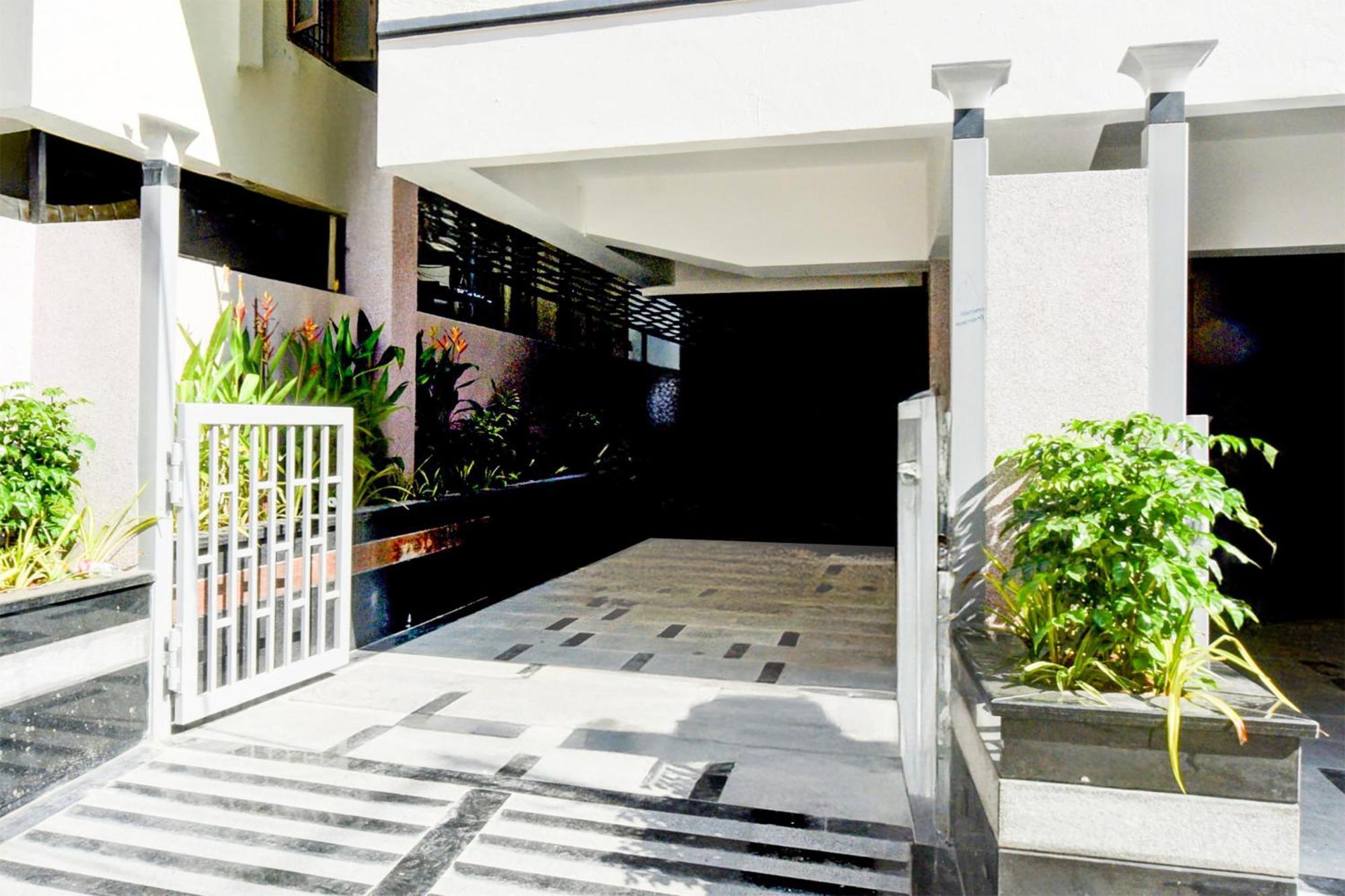 Townhouse Aarav Business Hotel Hajdarabad Zewnętrze zdjęcie