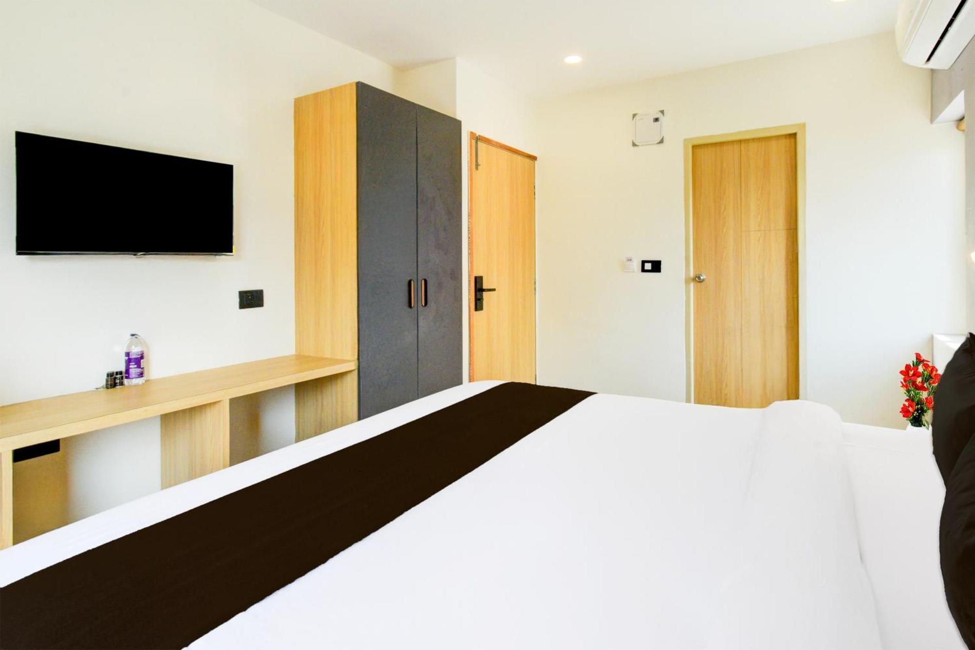Townhouse Aarav Business Hotel Hajdarabad Zewnętrze zdjęcie